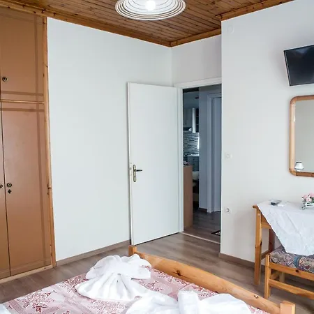 Casa Serena * Asprogerakata