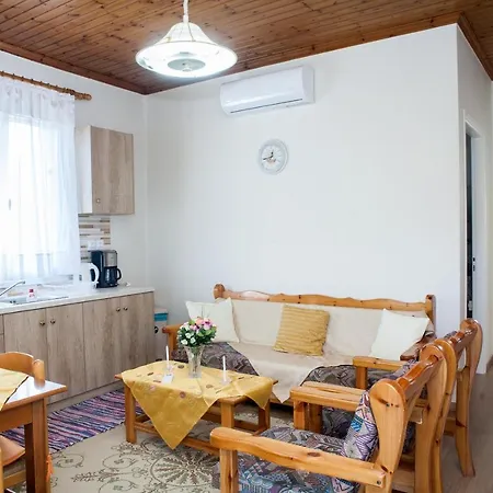 Casa Serena Apartment Asprogerakata
