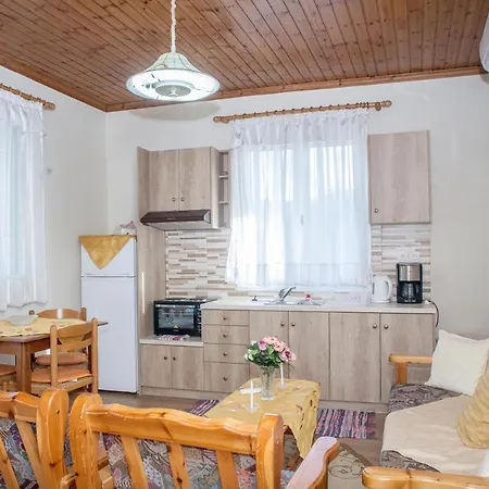 Casa Serena Apartment Asprogerakata
